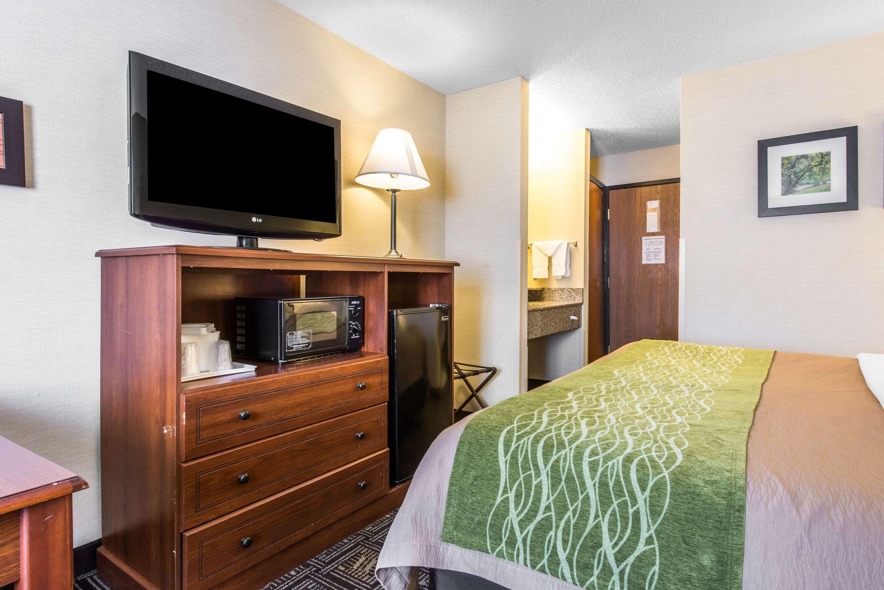 Comfort Inn Weirton Exterior photo