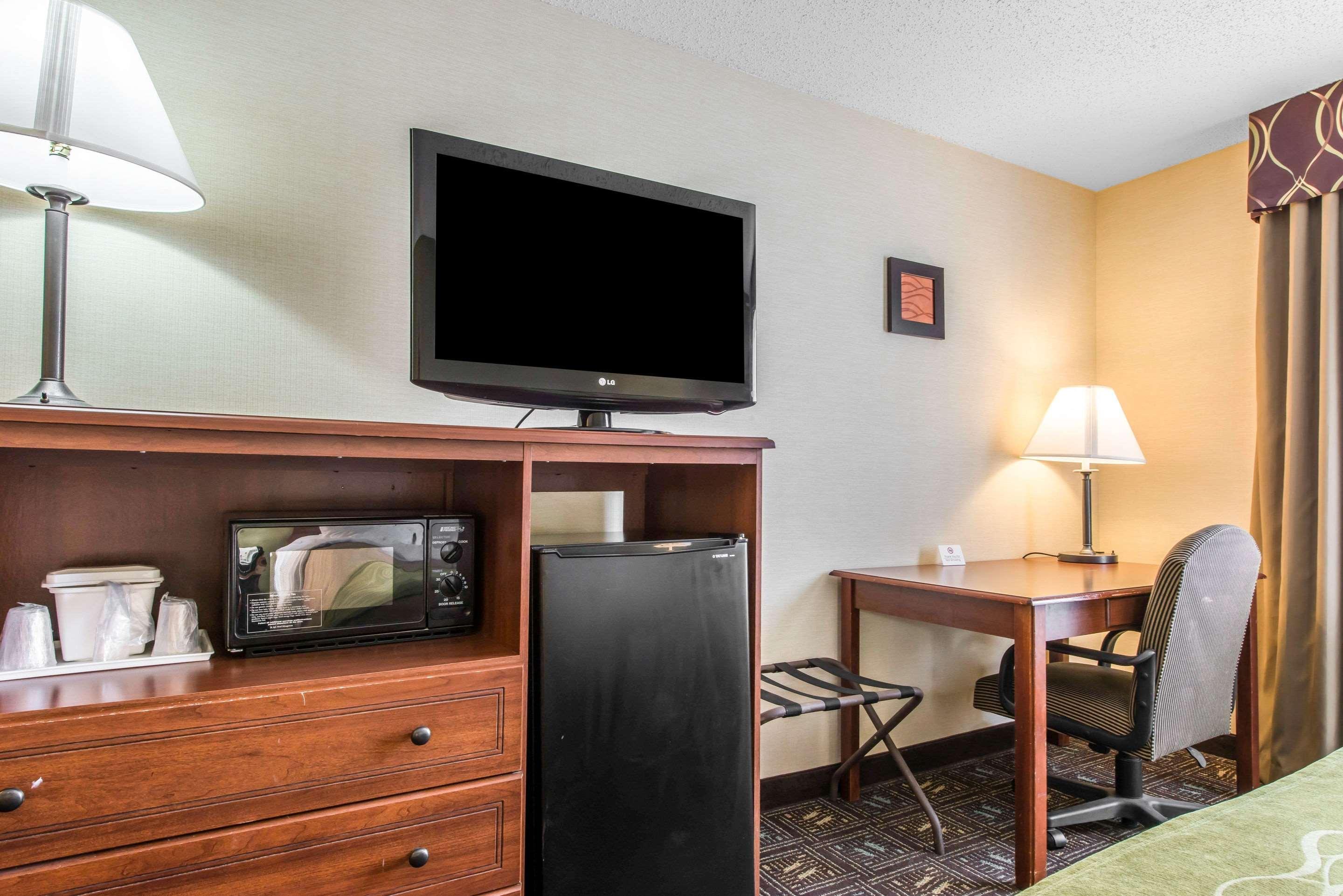 Comfort Inn Weirton Exterior photo