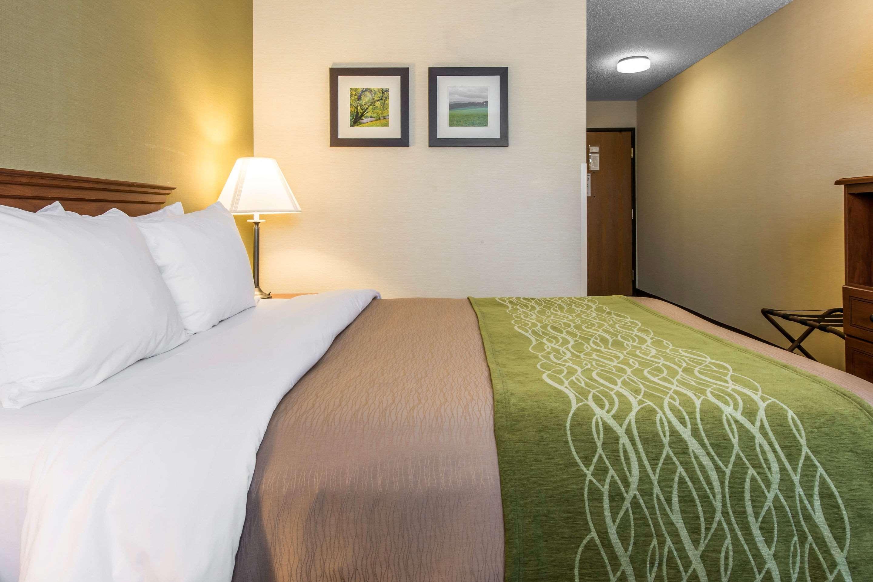 Comfort Inn Weirton Exterior photo