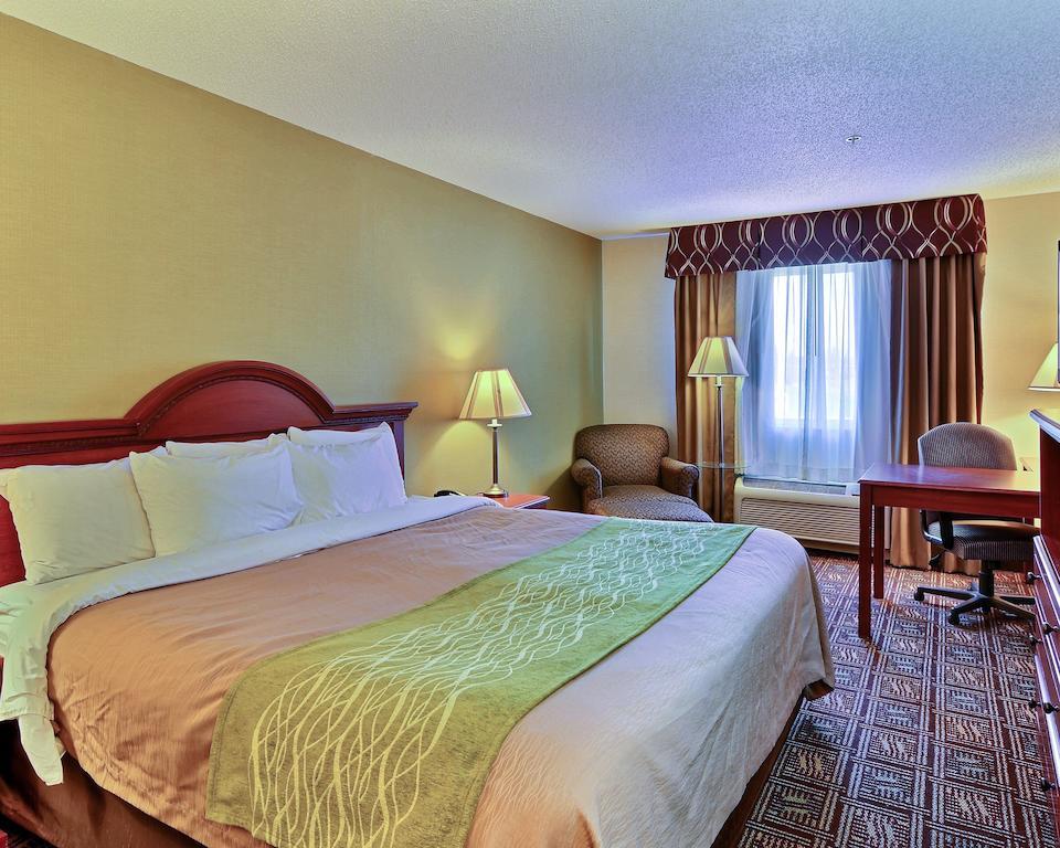 Comfort Inn Weirton Exterior photo